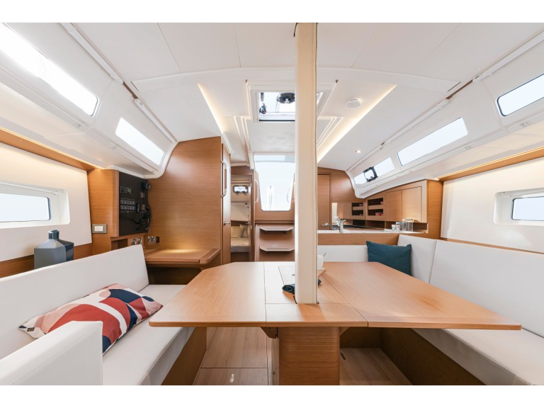 Jeanneau Sun Odyssey 380 in Las Galletas on SamBoat