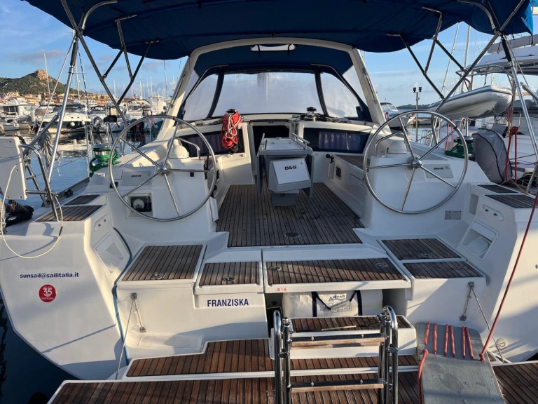 Sailboat rental with or without captain Bénéteau Cannigione