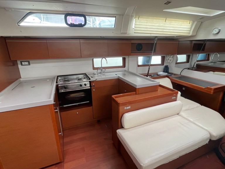 Rent a Bénéteau Oceanis 51.1 Cannigione