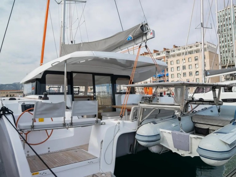 Catamaran for rent Toulon at the best price