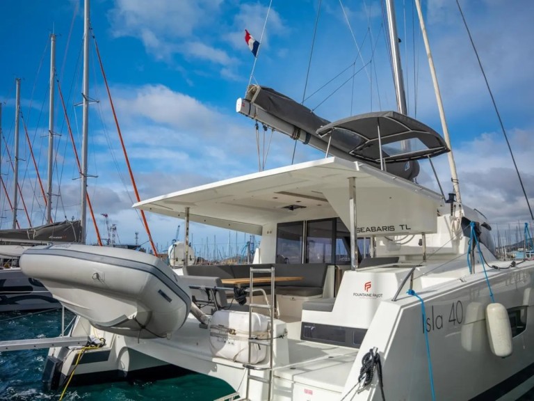 Fountaine Pajot Isla 40 in Toulon on SamBoat