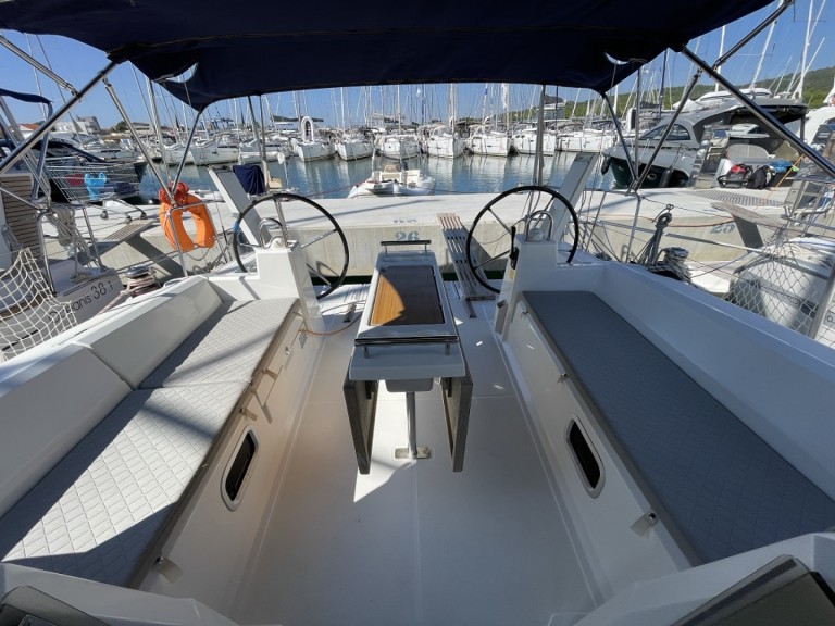 Rent a Bénéteau Oceanis 38 Sukošan