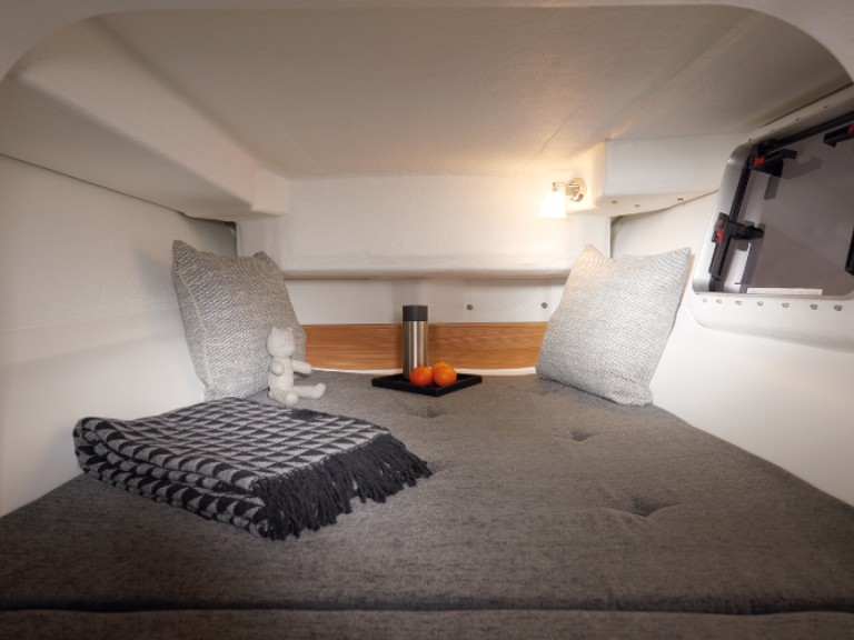 Boat rental Quorning Yachts Dragonfly 28 in Toulon on Samboat