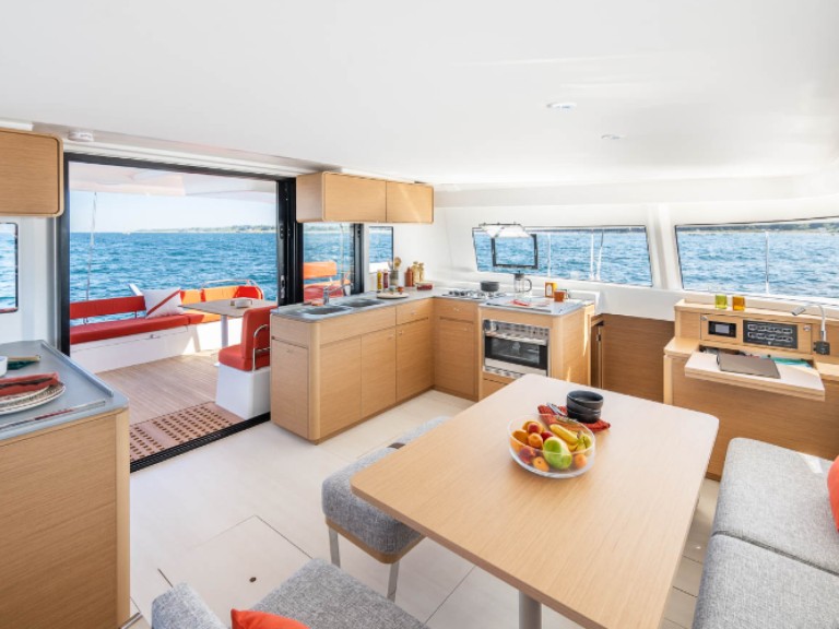 Excess Excess 14 in Toulon on SamBoat