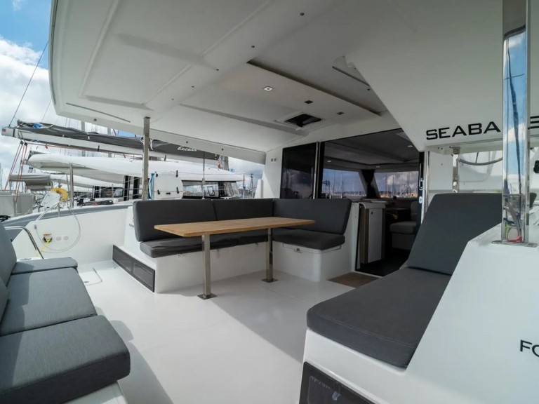 Fountaine Pajot Isla 40 in Toulon on SamBoat