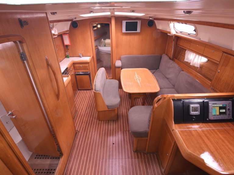 Bavaria Bavaria 42 Cruiser charter bareboat or captained in  Punat