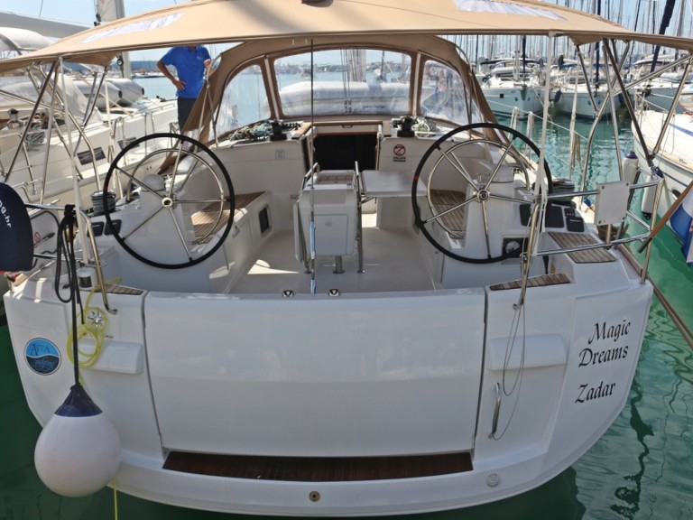 Boat rental Jeanneau Sun Odyssey 509 in Sukošan on Samboat