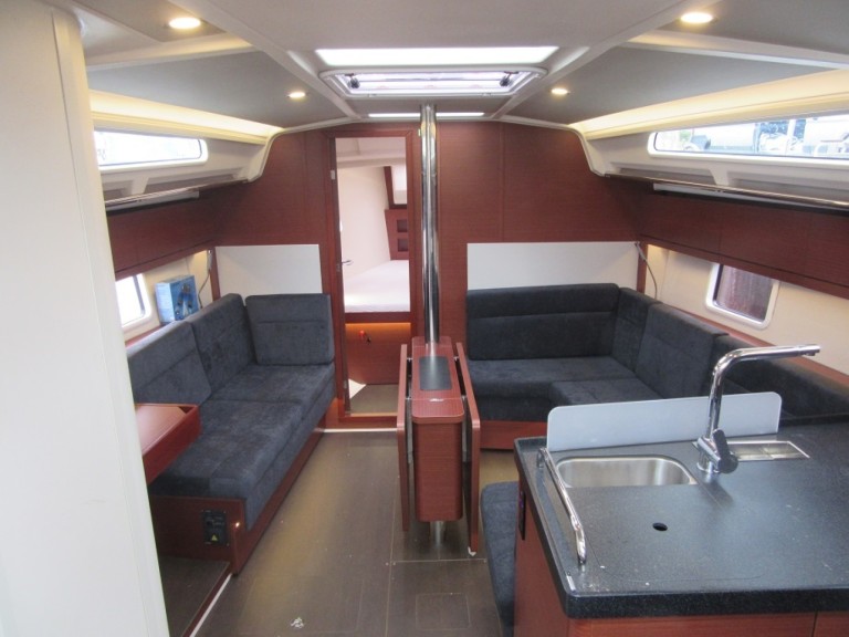 Bareboat Rental Sailboat Hanse with a boat licence