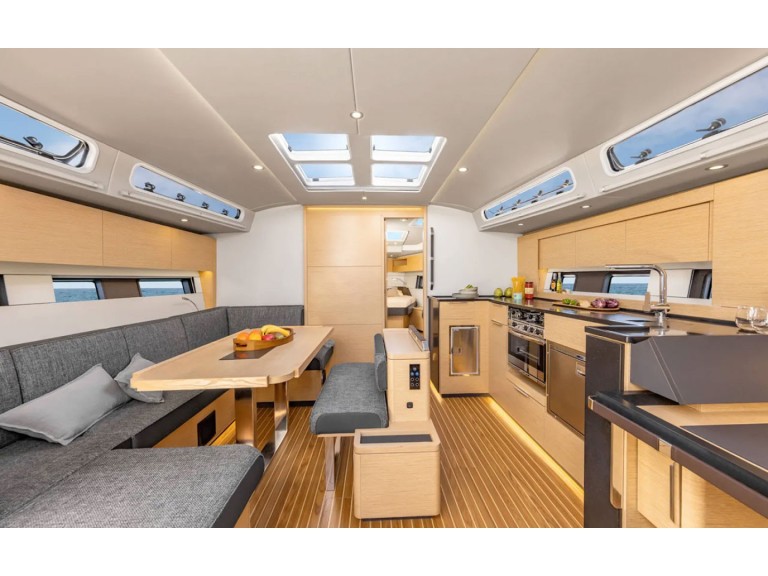 Sailboat for rent Cogolin at the best price