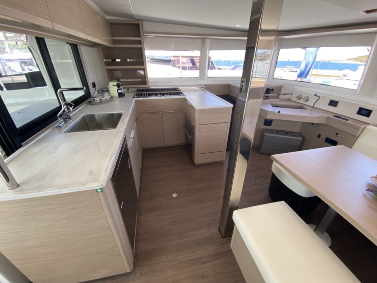 Catamaran rental in Cugnana Verde - Lagoon Lagoon 46