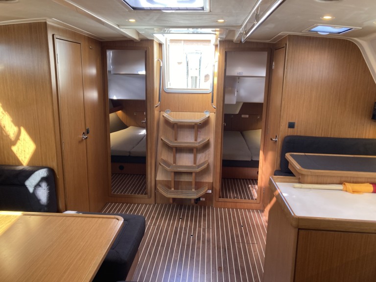 Sailboat for rent Saltsjö-duvnäs at the best price