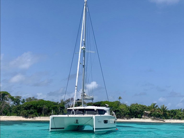 Yacht charter Road Town cheap Lucia 40