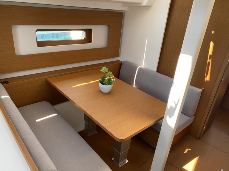 Yacht charter Cugnana Verde cheap First 44