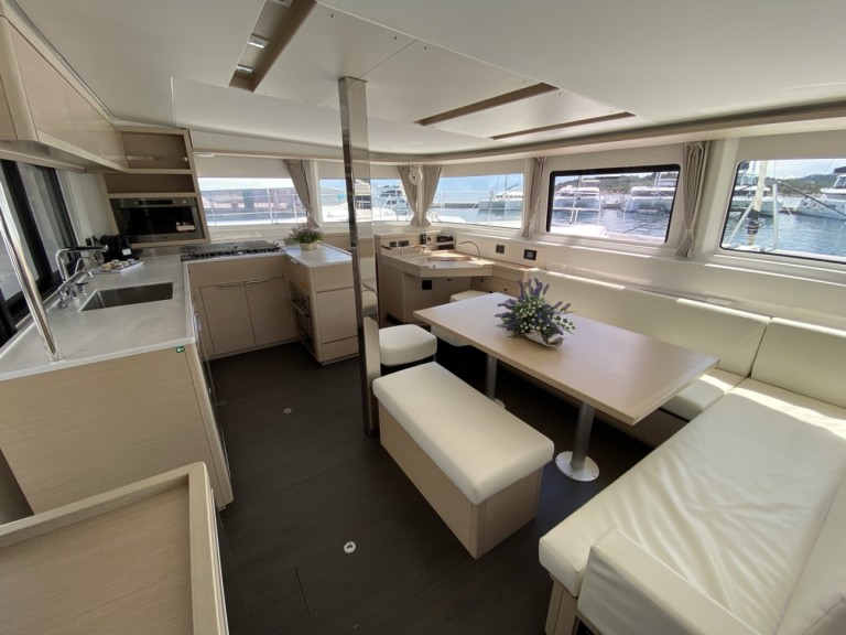 Boat rental Lagoon Lagoon 46 in Cugnana Verde on Samboat