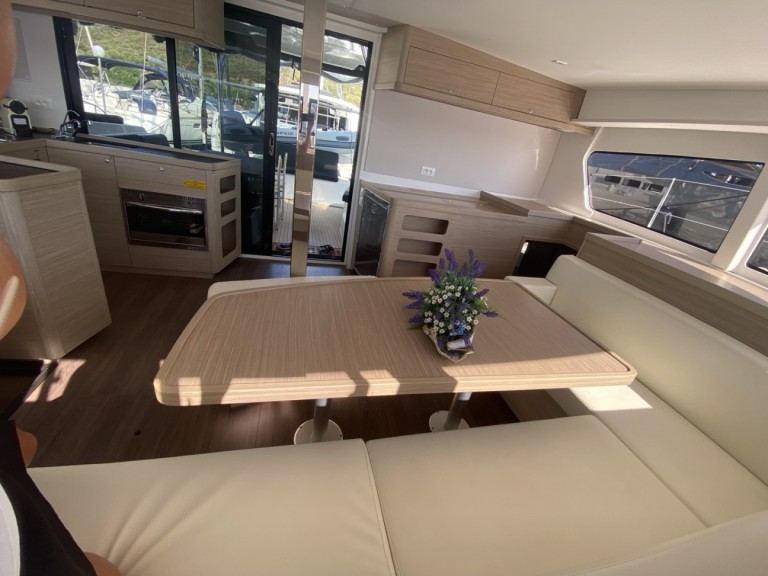 Catamaran rental in Cugnana Verde - Lagoon Lagoon 42