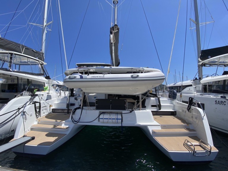 Catamaran for rent Cugnana Verde at the best price