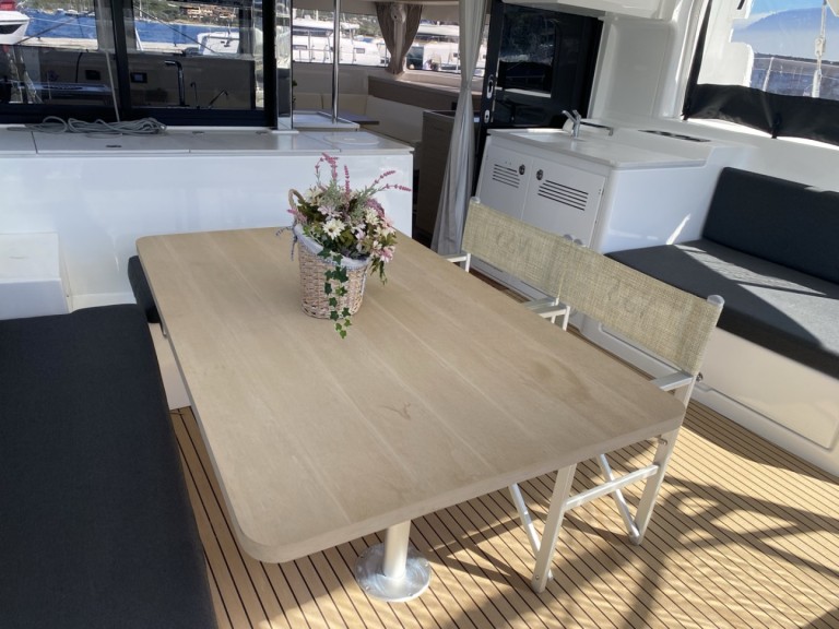 Yacht charter Saint George's cheap Lagoon 46