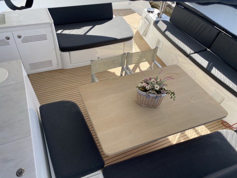 Catamaran rental in Saint George's - Lagoon Lagoon 46