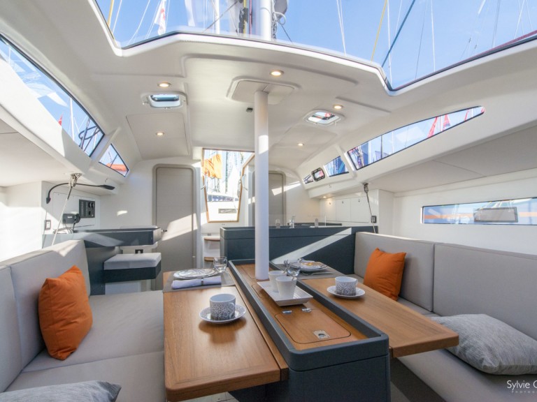 Rent a RM RM 970 La Rochelle