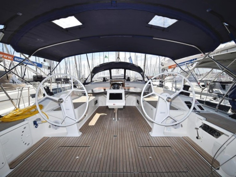 Bareboat Rental Sailboat Bavaria with a boat licence