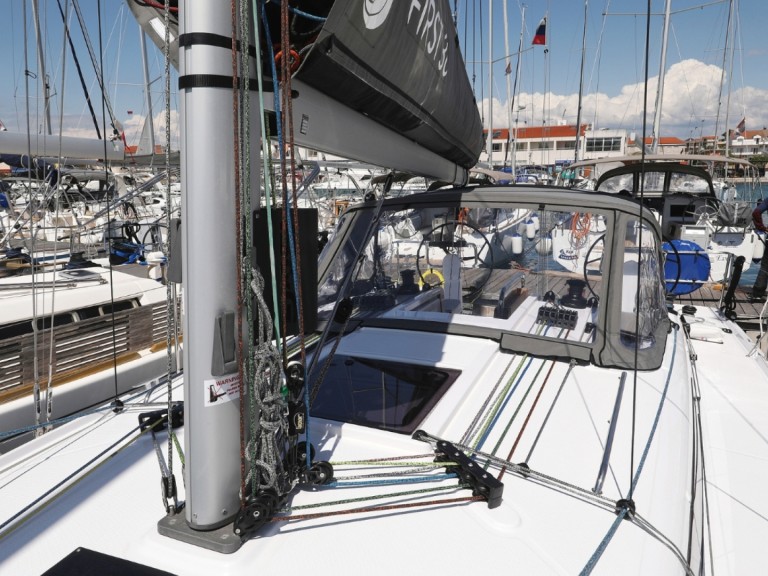 Bareboat Rental Sailboat Bénéteau with a boat licence