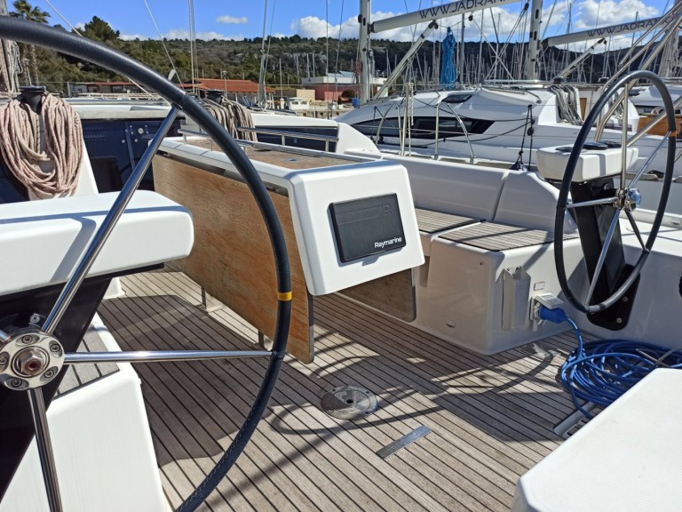 Yacht charter Pula cheap Dufour 390 GL