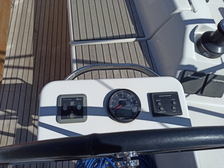 Sailboat rental in Pula - Dufour Dufour 390 GL