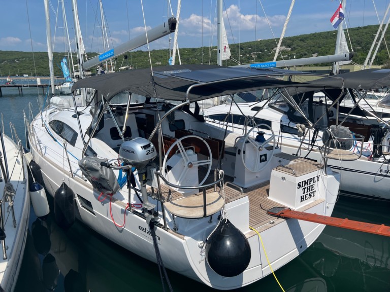 Boat rental Elan Impression 45.1 in Punat on Samboat