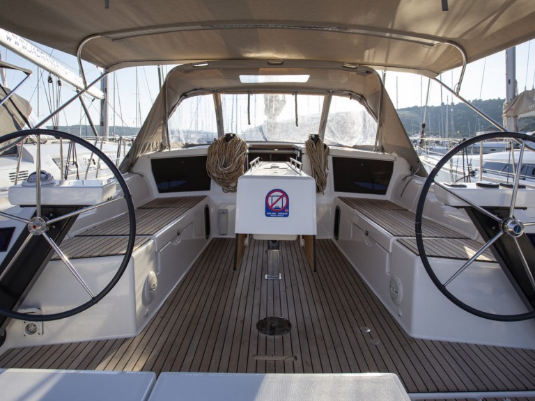 Yacht charter Pula cheap Dufour 430 Grand Large