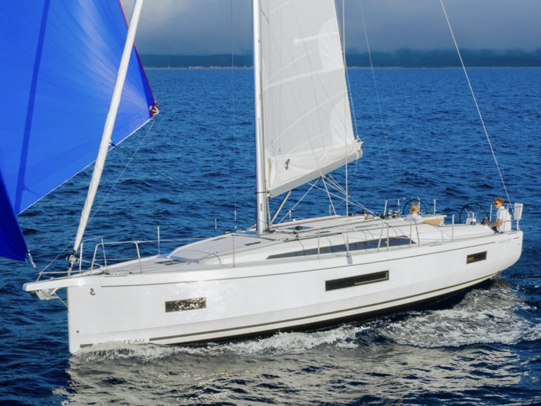 Rent a Bénéteau Oceanis 40.1 Arzon