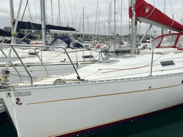 Sailboat rental with or without captain Bénéteau Saint-Quay-Portrieux