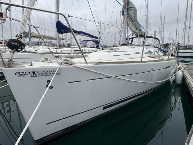 Bénéteau First 31.7 in Saint-Quay-Portrieux on SamBoat
