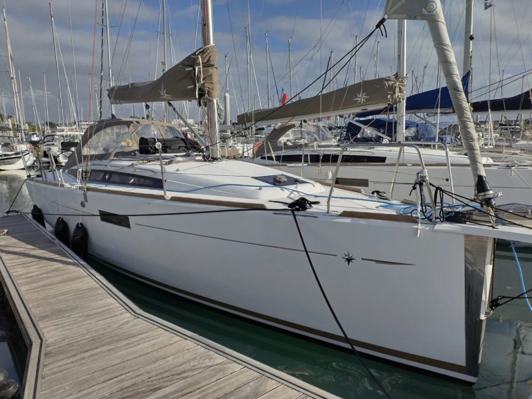 Bareboat Rental Sailboat Jeanneau with a boat licence