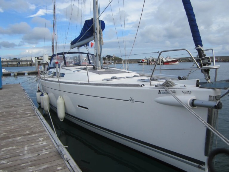 Sailboat rental in Saint-Quay-Portrieux - Dufour Dufour 445 Grand Large