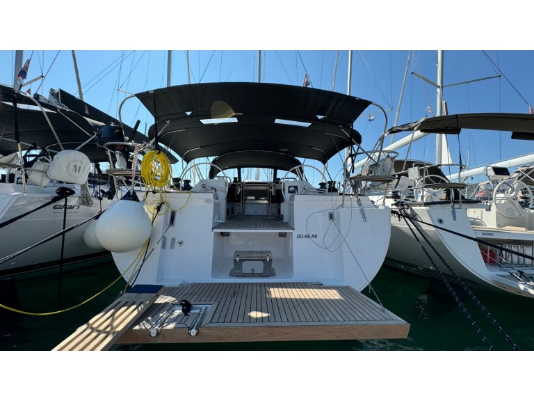 Rent a Elan Impression 50.1 Seget Donji