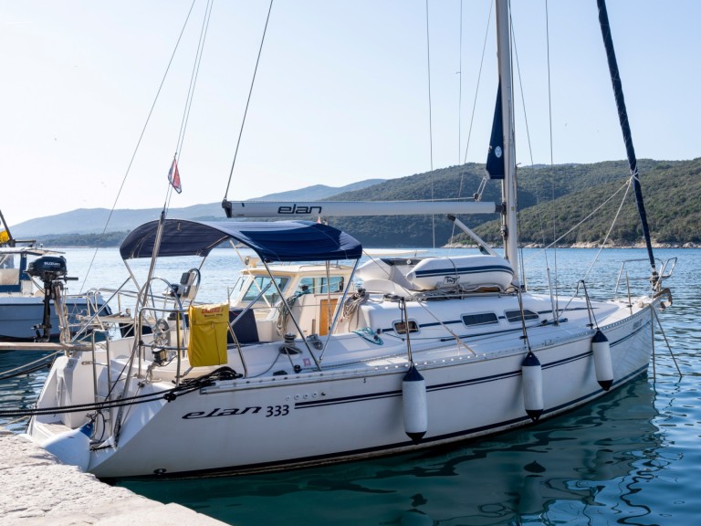 Boat rental Elan Elan 333 in Rabac on Samboat