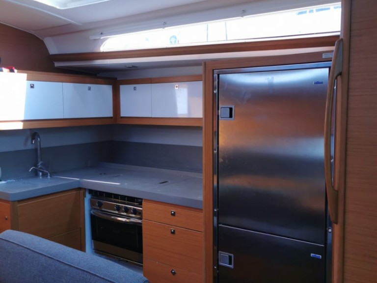 Sailboat rental in Alimos - Dufour Dufour 470
