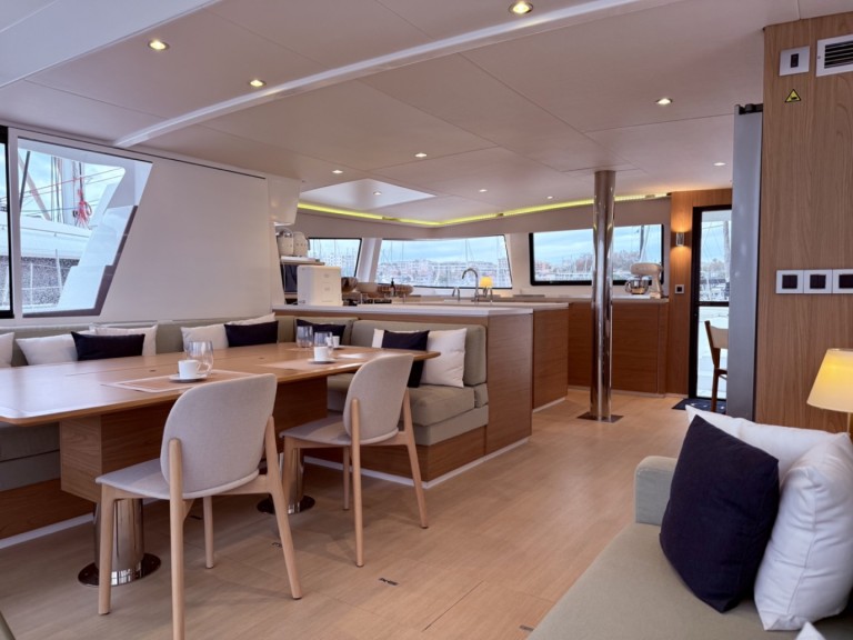 Bareboat Rental Catamaran Bali with a boat licence