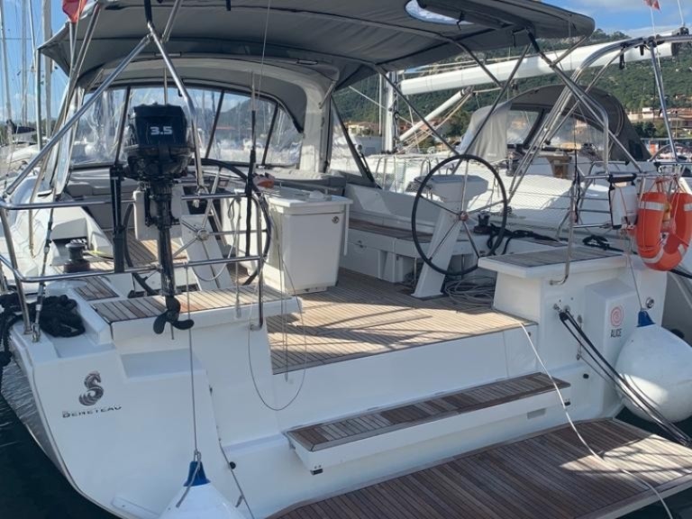 Bénéteau Oceanis 46.1 charter bareboat or captained in  Cannigione