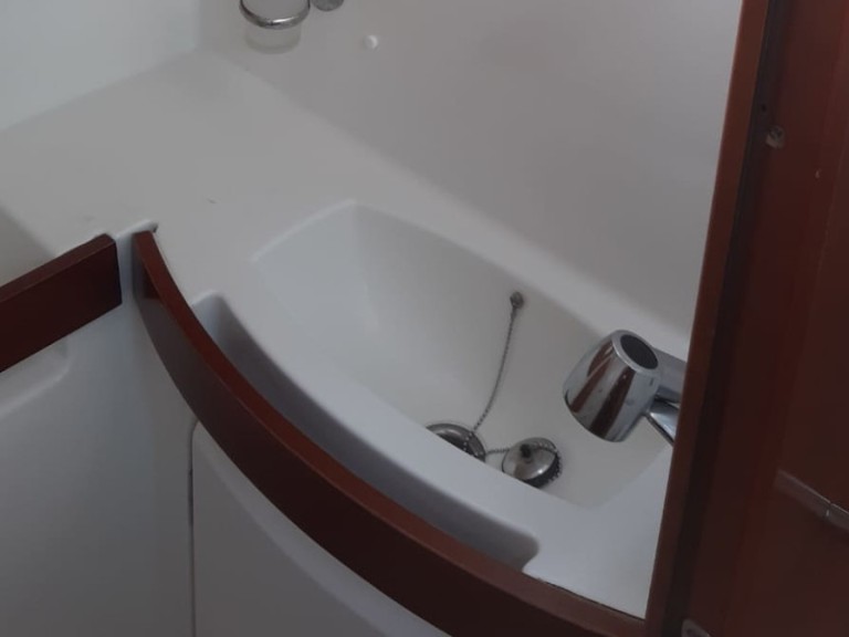 Catamaran for rent Cannigione at the best price