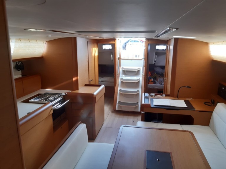 Jeanneau Sun Odyssey 519 charter bareboat or captained in  Puntone