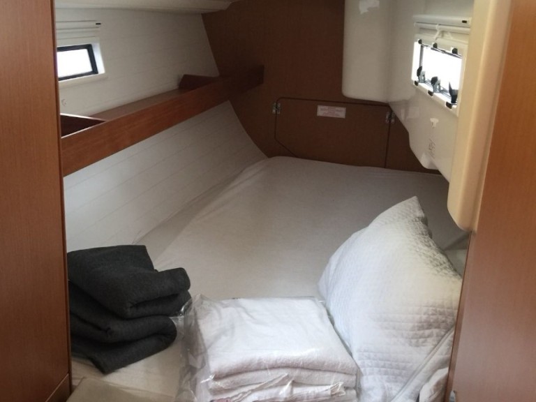 Yacht charter Puntone cheap Bavaria 33 Cruiser