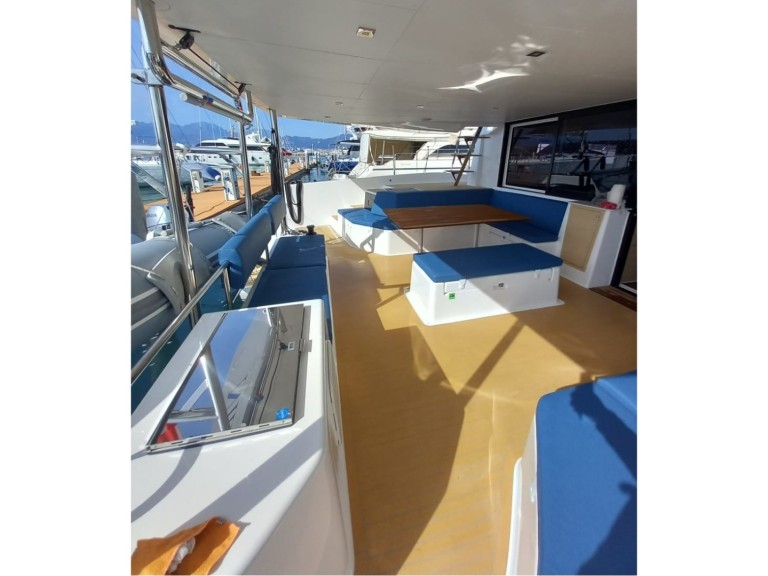 Catamaran for rent Cannigione at the best price