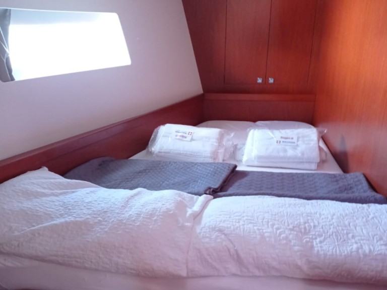 Yacht charter Puntone cheap Oceanis 45