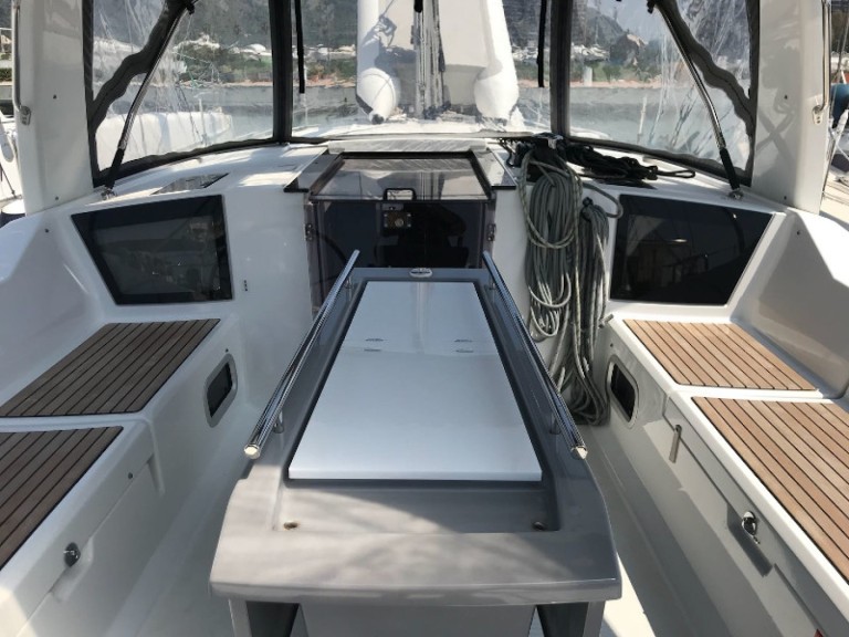 Bareboat Rental Sailboat Bénéteau with a boat licence