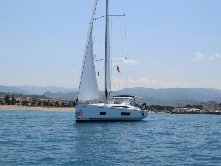 Bénéteau Oceanis 46.1 in Cannigione on SamBoat