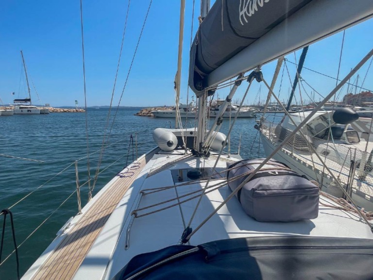 Rent a 9 HANSE 348 Hyères
