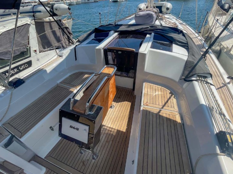 Yacht charter Hyères cheap HANSE 348