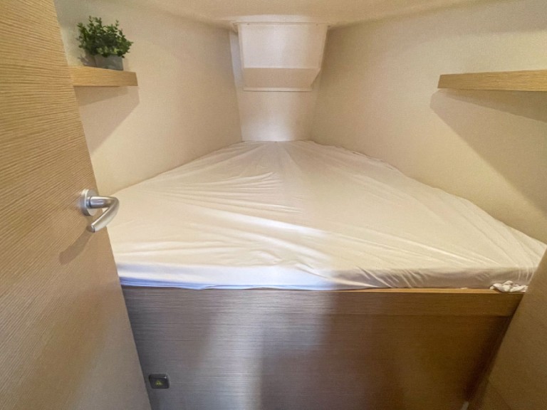 Boat rental 9 HANSE 348 in Hyères on Samboat