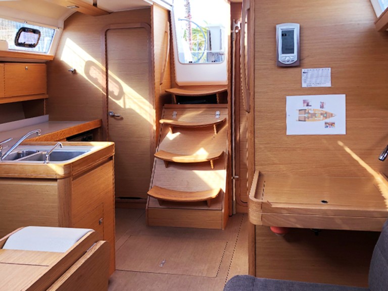 Boat rental Dufour Dufour 382 in Hyères on Samboat